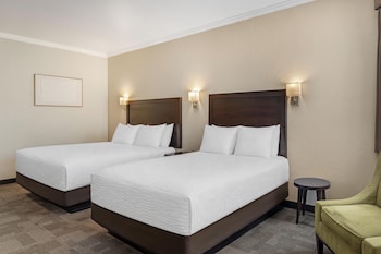 Standard Room, Multiple Beds, Non Smoking, Refrigerator & Microwave