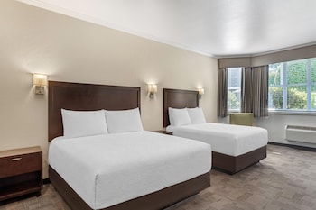 Standard Room, Multiple Beds, Non Smoking, Refrigerator & Microwave