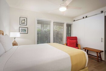 Suite, 1 King Bed, Garden View