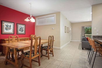 Loft, Multiple Beds, 2 Bathrooms, Garden View