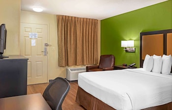 Studio Suite, 1 Queen Bed, Non Smoking, Kitchen