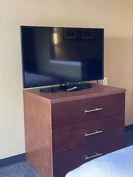 Room, 2 Queen Beds, Accessible, Non Smoking (Mobility, Roll-In Shower)