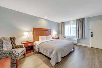 Room, 1 King Bed, Accessible, Smoking