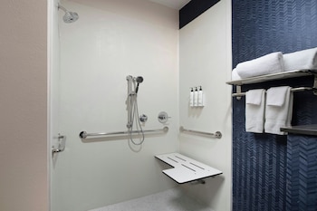 Room, 1 King Bed, Hearing Accessible (Accessible Bathtub)