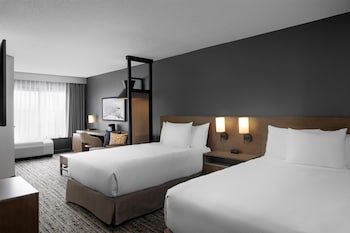 Room, Mountain View (Two Double Beds with Sofa Bed)