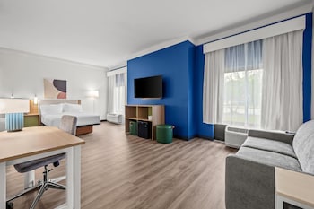 Room, 2 Queen Beds, Mobility Accessible (Roll-In Shower)
