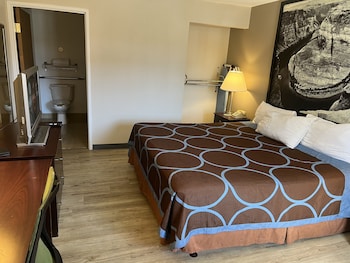 Standard Room, 1 King Bed