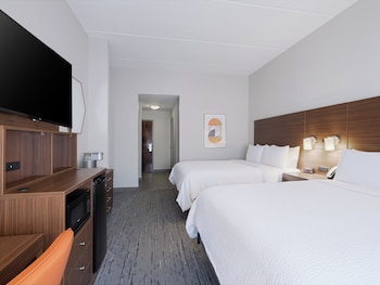 Standard Room, 2 Queen Beds, Accessible (Comm, Tub)