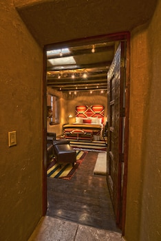 Deluxe King Studio