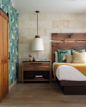 Suite, 1 King Bed, Ocean View