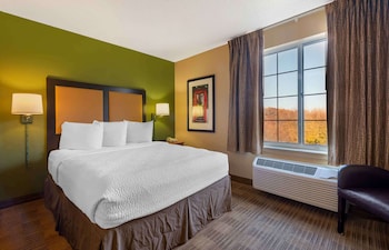 Room, 1 King Bed, Non Smoking, Kitchen