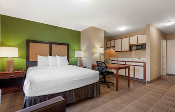 Studio, 1 Queen Bed, Non Smoking