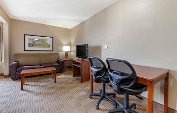Deluxe Studio, 1 Queen Bed with Sofa bed, Non Smoking