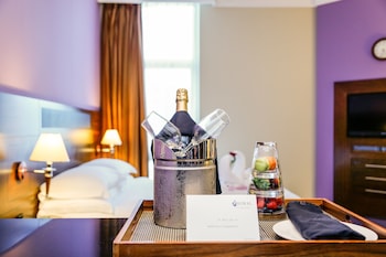 Standard Room, 2 Twin Beds (Classic Studio Twin)