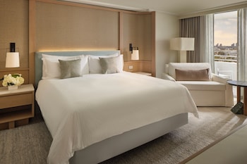 Room, 1 King Bed with Sofa bed, City View (Skyline View)