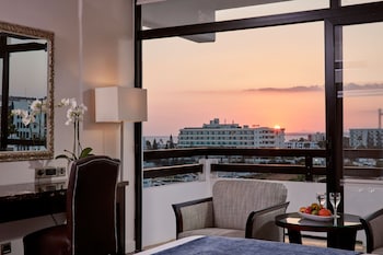 Standard Room, Partial Sea View