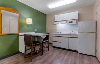 Deluxe Studio, 1 King Bed with Sofa bed, Non Smoking