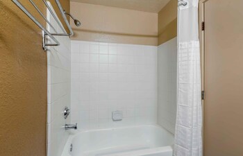Deluxe Studio, 1 King Bed with Sofa bed, Non Smoking