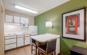Deluxe Studio, 1 King Bed with Sofa bed, Non Smoking