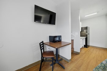 Studio, 1 Queen Bed, Accessible, Non Smoking