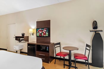 Superior Room, 1 King Bed, Accessible (Smoke Free)