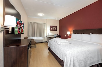 Premium Room, 1 King Bed, Accessible (Upgraded Bedding & Snack, Smoke Free)