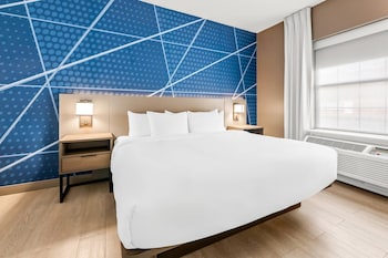 Suite, 1 King Bed with Sofa bed, Non Smoking