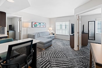 Deluxe Suite, 2 Bedrooms