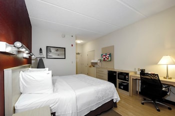 Deluxe Room, 1 King Bed, Accessible (Roll-In Shower, Smoke Free)