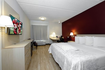 Premium Room, 1 King Bed (Upgraded Bedding & Snack, Smoke Free)