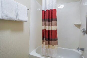 Premium Room, 1 King Bed, Accessible (Upgraded Bedding & Snack, Smoke Free)