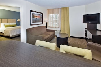 Suite, 1 Queen Bed with Sofa bed (Hearing One Bedroom)