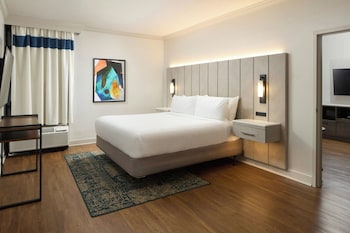 Studio Suite, 1 King Bed with Sofa bed