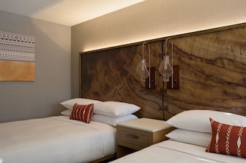 Room, 2 Queen Beds (Mobility Accessible, Roll-In Shower)