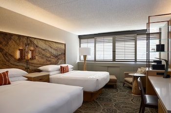 Room, 2 Queen Beds (Mobility Accessible, Roll-In Shower)