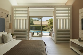 Junior Suite Swim Up Pool View (Bungalow Area)