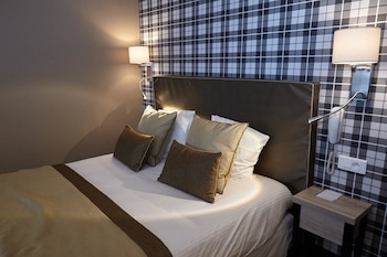 Superior triple room, harbor entrance view