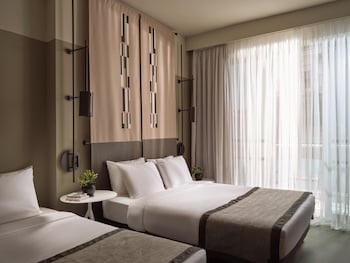 Superior Room, City View
