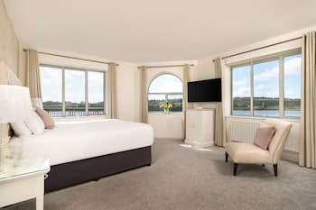 Executive Suite, 1 Double Bed, River View