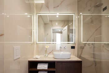 Deluxe Room, Terrace, City View