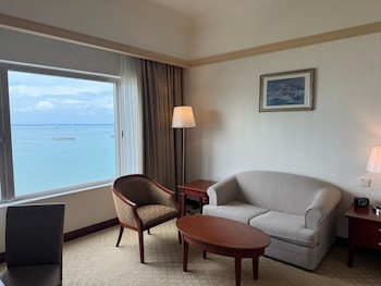 Premier Seaview room