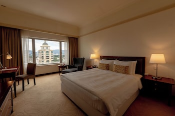 Superior City View Room (King Bed)