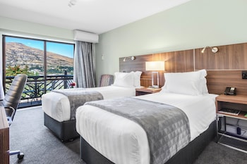 Standard Room, Multiple Beds, Lake View