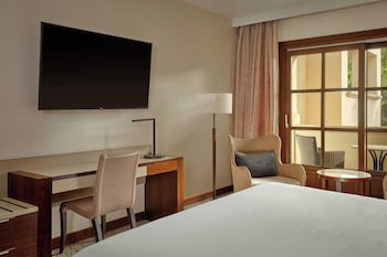Superior Room, 1 King Bed, Resort View (Balcony)